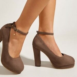 NWT.BCBGerls Brown Ankle Strap Heels